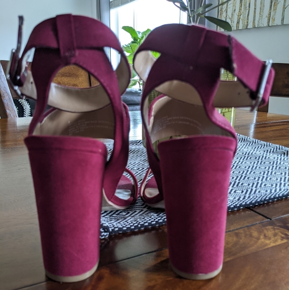 Merona Burgundy Faux Suede Allie Heeled Sandals - Picture 10 of 10